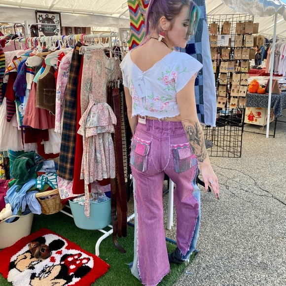 SOLD!! Indyvin up-cycled 1970s Levi’s jeans - Picture 2 of 16